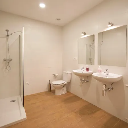 Bed In לינה וארוחת בוקר ז'ירונה