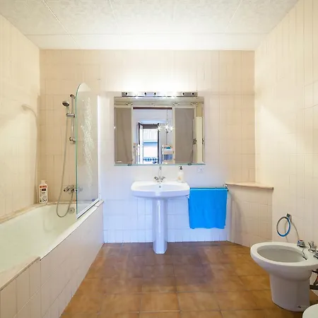 Bed In Bed and Breakfast Χιρόνα