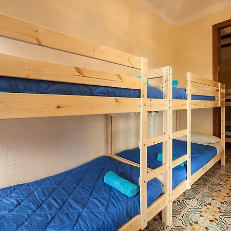 Bed In Panzió Girona