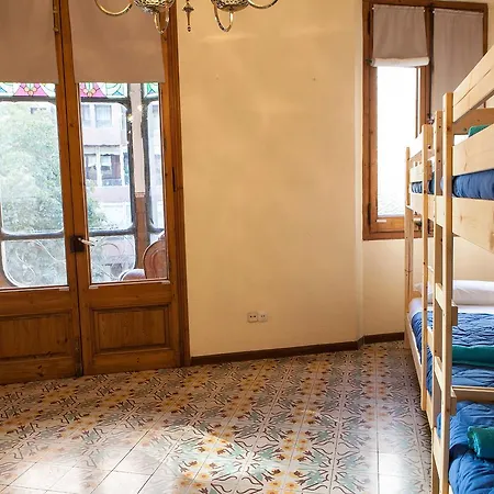 Bed In 2* ז'ירונה