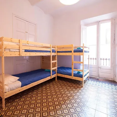 Bed In 2* Χιρόνα