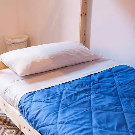 Bed In Panzió Girona