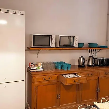 Bed In 2* Girona