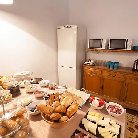 Bed In ז'ירונה