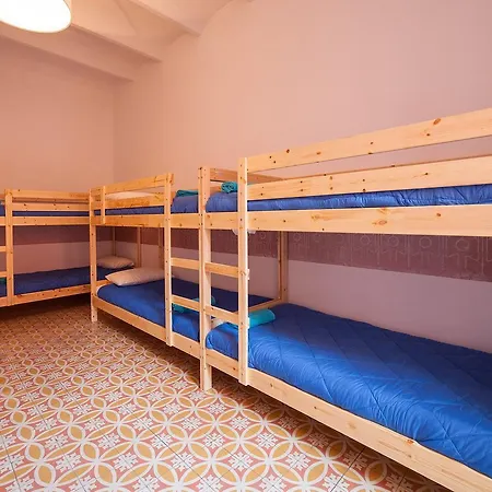 לינה וארוחת בוקר Bed In