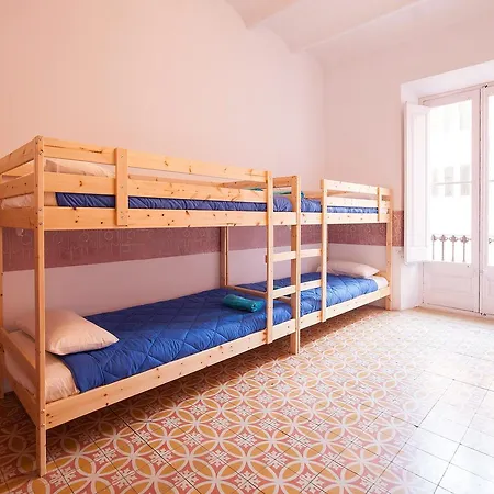 לינה וארוחת בוקר Bed In 2*
