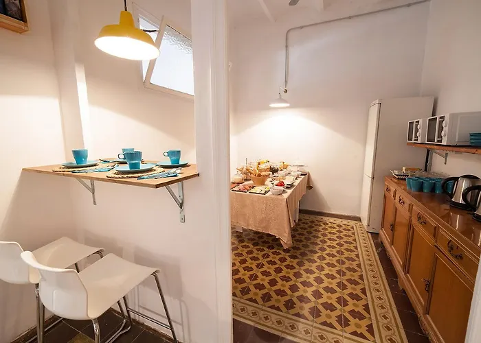 فندق مبيت وإفطار Bed In خيرونا